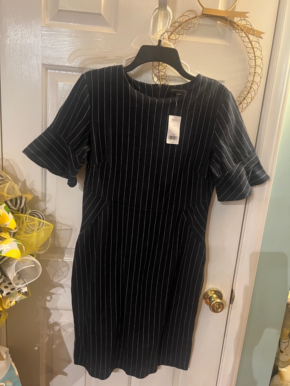 Banana Republic striped preppy shift dress, 👗 size 8. NWT. Zipper back.